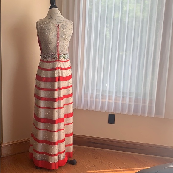 ♦️Angela & Alison Gown striped Prom dress - Picture 3 of 8